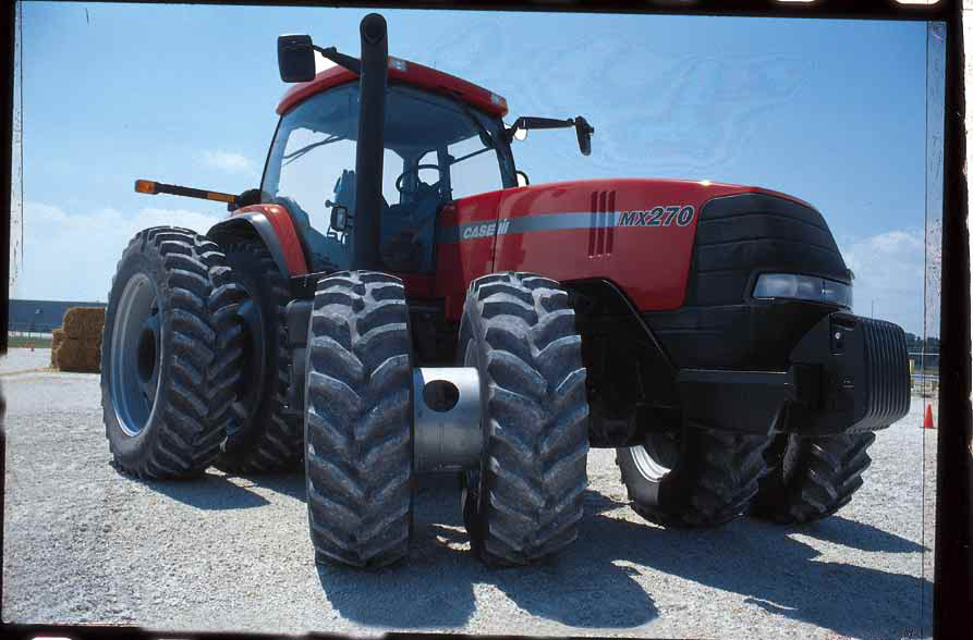 Case-IH-Magnum-MX270-di-01-1999