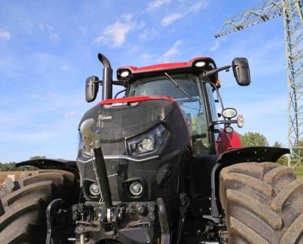 Case-IH-crossbreeds-Puma-and-Magnum-2462911_0