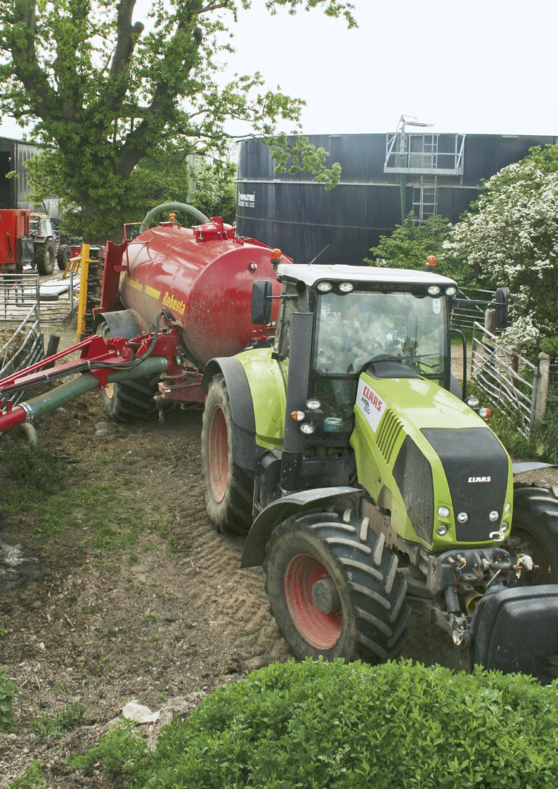 Claas - Axion 830 - Profi