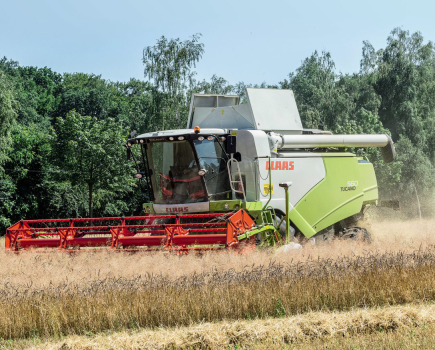 Claas-Axion-850-di-11-2013  