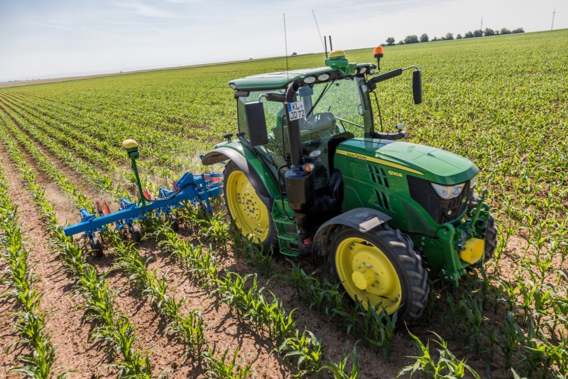 Deere-works-on-next-generation-of-precision-farming-8898771_0