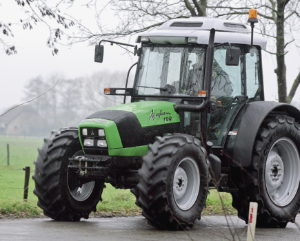 Deutz-Fahr-Agrofarm-100-di-12-2008