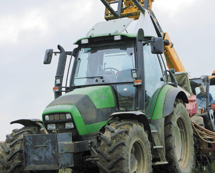 Deutz-Fahr-Agrotron-120-lt-02-2008