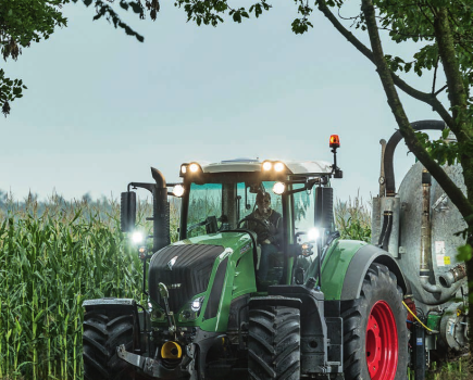 Fendt-828-Vario-tt-04-2015