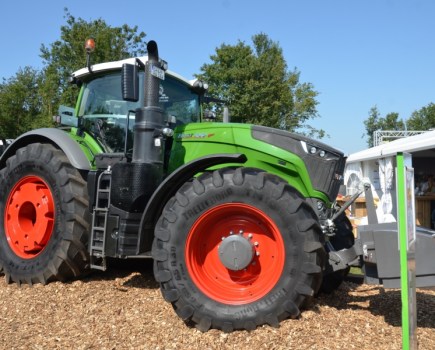 Fendt-switches-to-new-green-livery-4485532_0