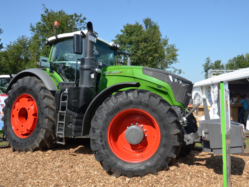 Fendt-switches-to-new-green-livery-4485532_0