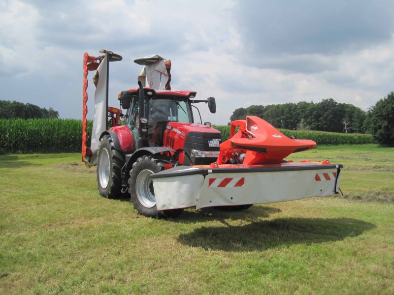 Giant-rake-and-more-mowers-from-Kuhn-4148514_0