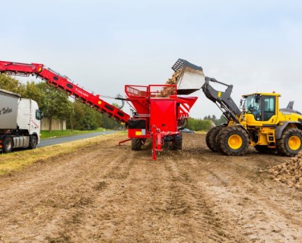 Holmer-s-flexible-sugar-beet-cleaner-loader-8931970_0