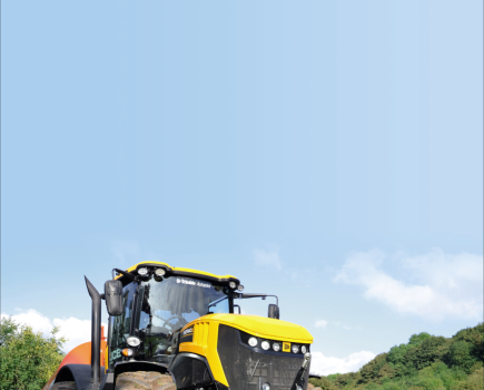 JCB-Fastrac-8330-tractor-di-11-2016