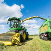 John-Deere-s-flagship-forager-heading-to-ScotGrass-2927454_0