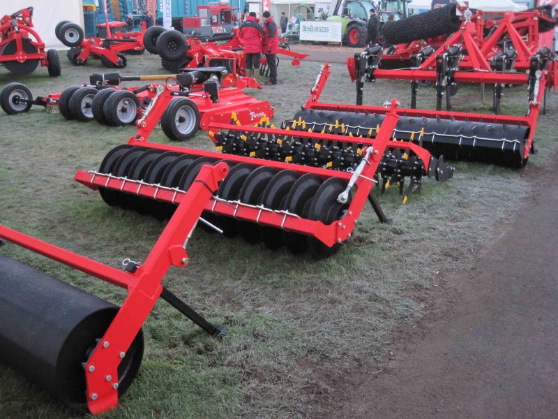 LAMMA-2015-Lift-roll-and-spike-1654837_0