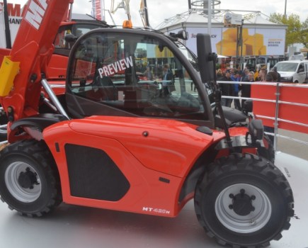 Manitou-shows-new-baby-telehandler-3079193_0