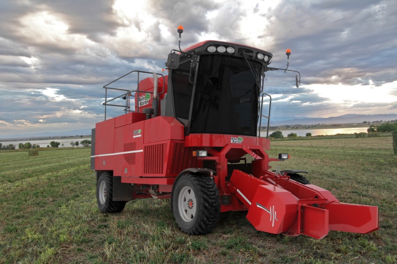 Marcrest-self-propelled-baler-8054359_0