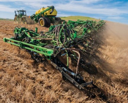 Monsanto-terminates-agreement-with-Deere-8169132_0