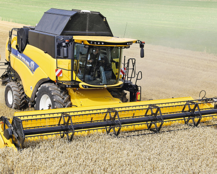 New-Holland-CX8