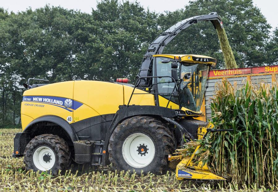 New-Holland-FR-780-Forager-Cruiser-self-propelled-forager-di-09-2016