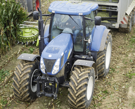 New-Holland-T7070-AutoCommand-tt-10-2010