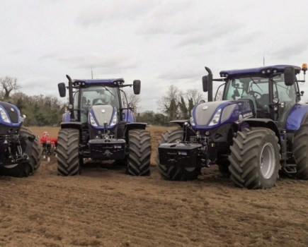 New-Holland-on-tour-with-T7-tractors-8050348_0