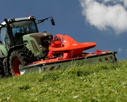 New-Kuhn-grass-machines-heading-to-ScotGrass-3077990_0