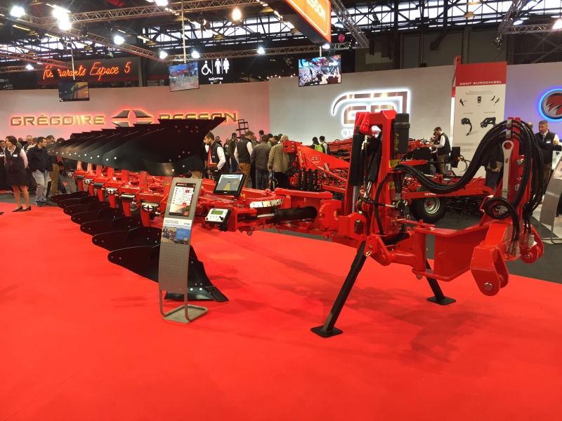 SIMA-2017-Lighter-plough-from-Gregoire-Besson-7868988_0