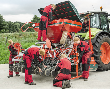 Seed-drills-Getting-ready-for-the-sowing-season-tu-09-2015