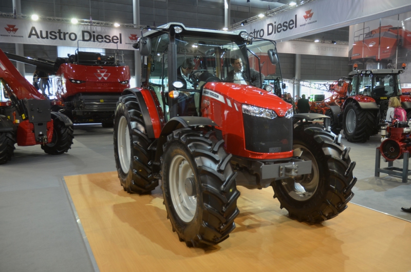 TechAgro-MF-Global-tractor-power-rises-to-130hp-2923102_0