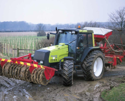 Valtra-8150-HiTech-tt-06-2001