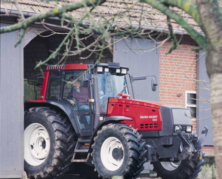 Valtra-8350-HiTech-tt-08-2000