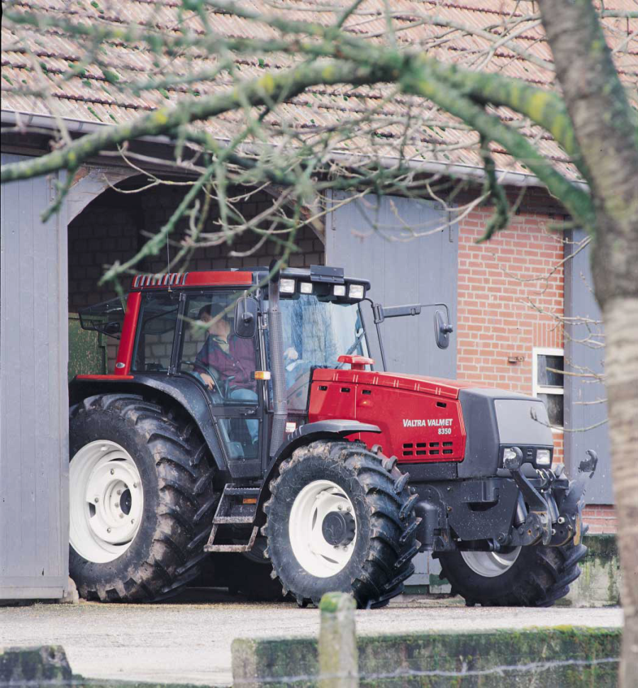 Valtra-8350-HiTech-tt-08-2000