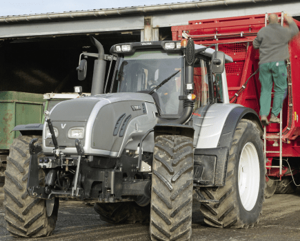 Valtra-T182-Versu-tt-11-2010