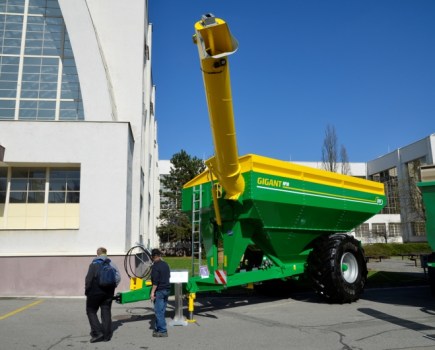 TechAgro-2018-Gigant-chaser-bin-9152703_0