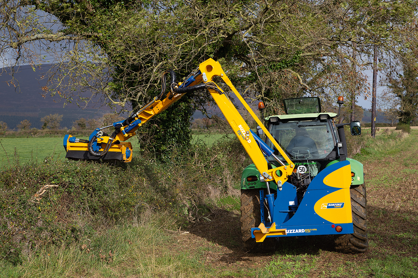 Bomford Turner Buzzard Evo T-VFA 7.25 hedge cutter: Fly alongside - Profi