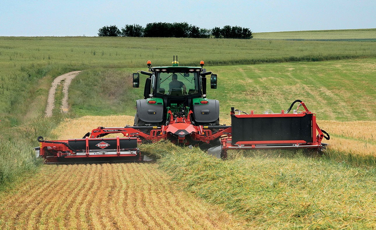 Triple mower with integrated swathers - Profi