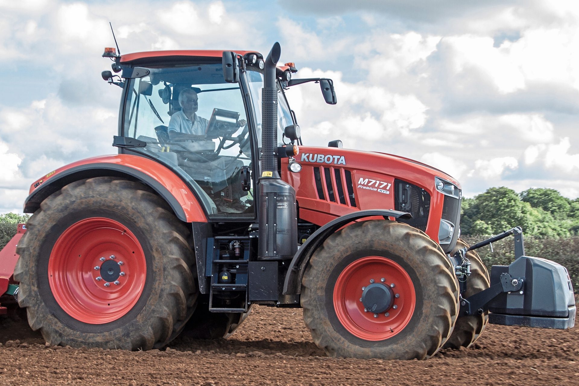 Used Machinery: Kubota M7 Tractors - Profi