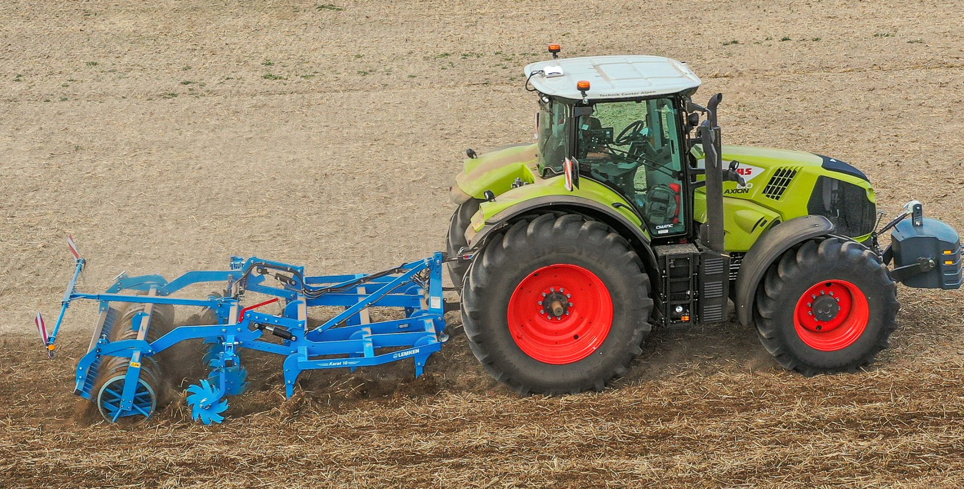 Cultivator Karat 12 - Working width from 4 m to 7 m