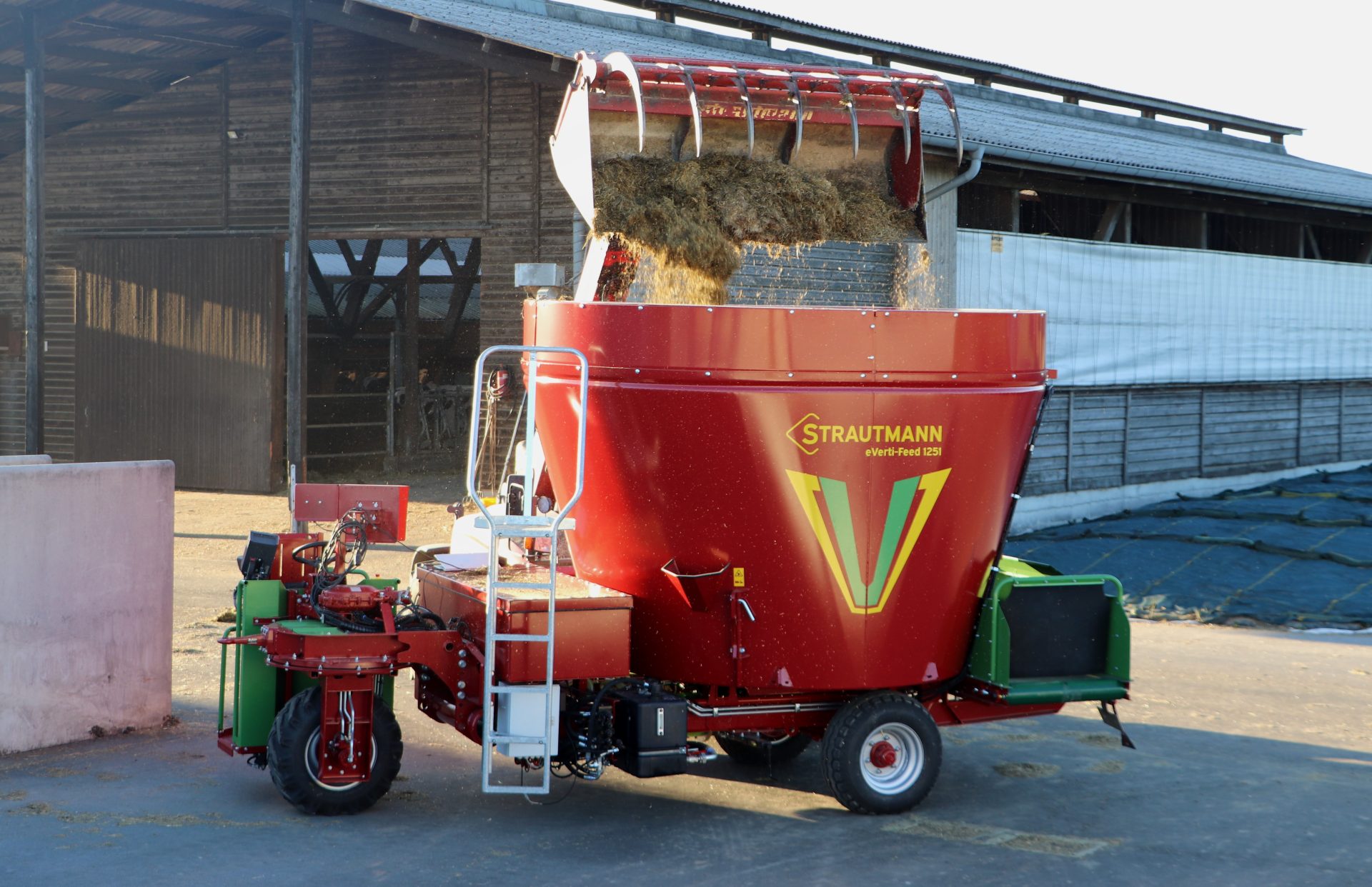 Strautmann Works On Electric Feeding Machines - Profi